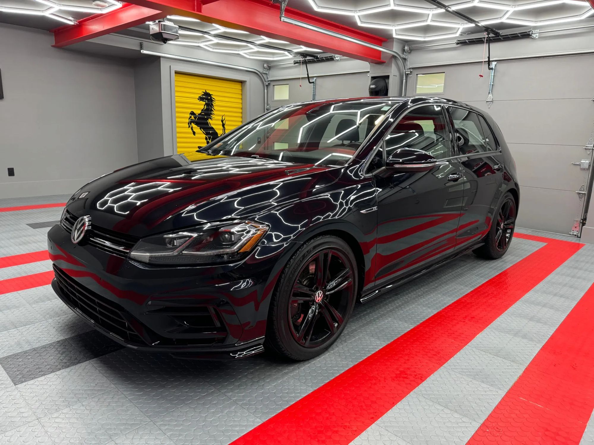 volkswagen golf r 2018 WVWVF7AU1JW161762 image volkswagen golf r 2018 WVWVF7AU1JW161762 image
